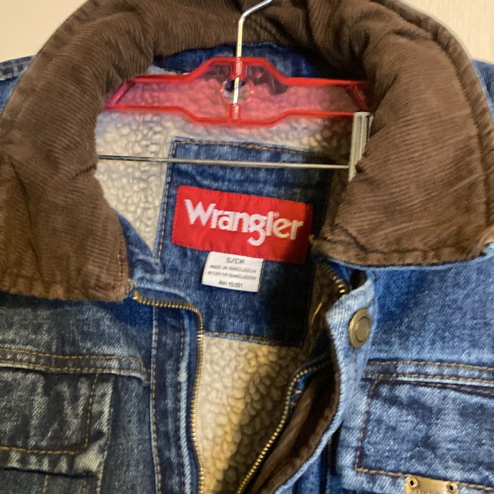 Wrangler Blue Denim Jacket with Brown Collar - Picture 2 of 13
